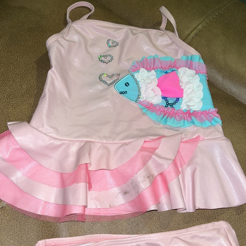 Swim suit - Picture 2 of 3